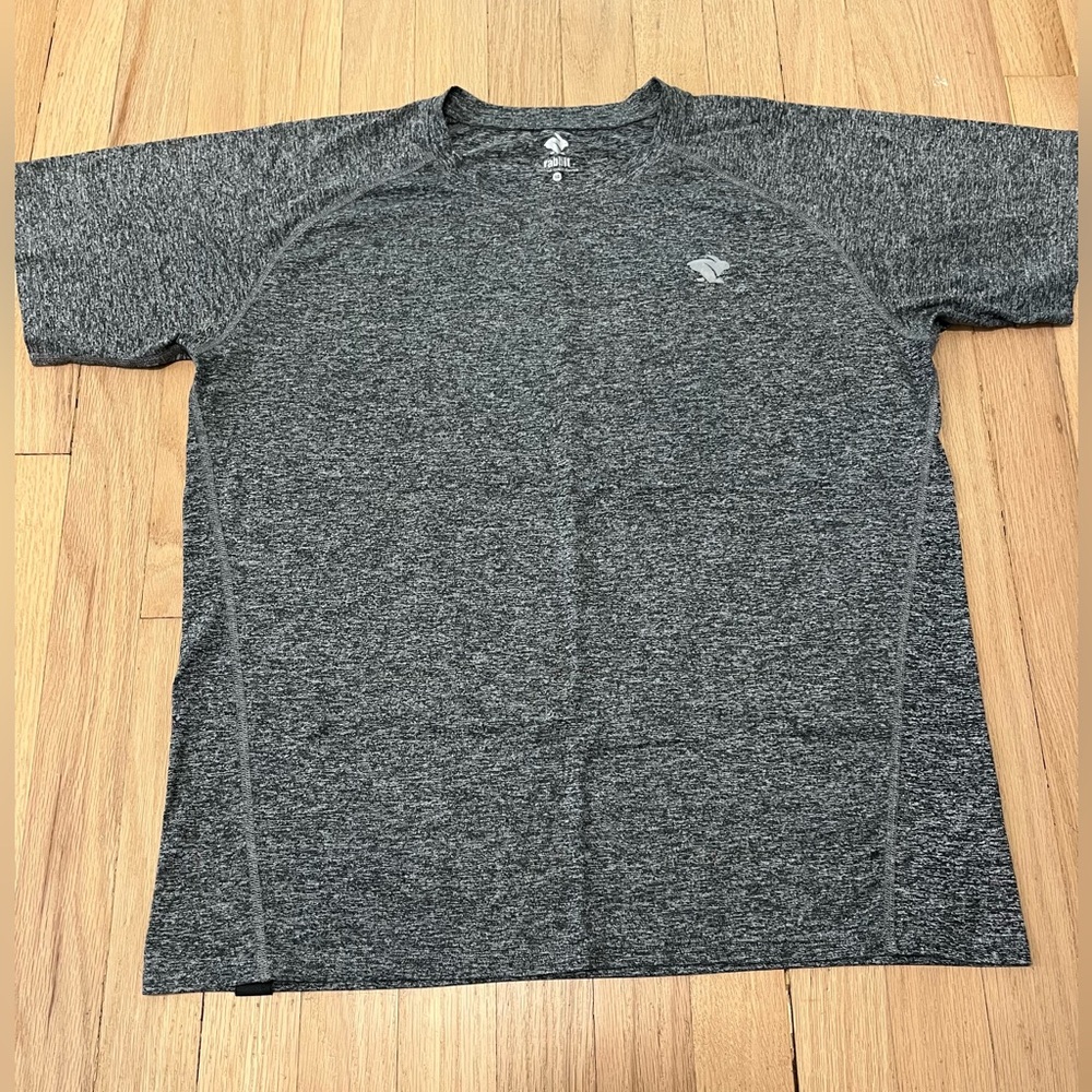 Rabbit Men’s Grey EZ Short Sleeve Tee